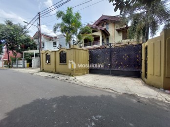 Rumah Siap Huni Semi Furnished, 400 meter ke Jln Bambu Apus Raya