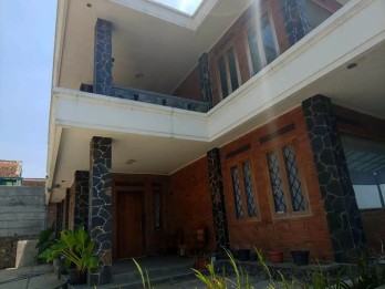 Rumah Villa 7 KT 6 KM view cantik di Bukit Raya Ciumbuleuit Bandung