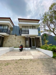 Rumah modern minimalis lokasi strategis