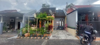 Rumah modern siap huni di Singosari Malang