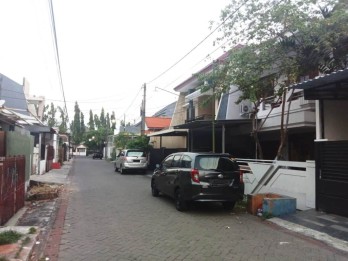 Rumah Dijual di Jl Manyar Jaya Surabaya