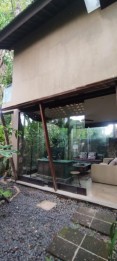 Sewa Bulanan Villa Klasik Wooden Style 2 Lantai 2 Kamar Tanpa Pool Gunung S