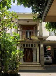 Sewa Min 3 Tahun Rumah Furnished 2 Lantai 4 Kamar Dekat Pantai Sanur