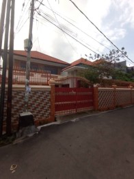 Sewa Rumah Hadap Timur 2 Lantai 6+1 Kamar Nangka Selatan Denpasar Utara