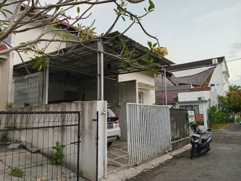 Sewa Rumah Mezzanine Furnished Hadap Barat Laut Greenlot Residence Munggu M