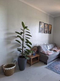 Sewa Rumah Semi Villa Full Furnished 3 Kamar Dekat Pantai Kedungu