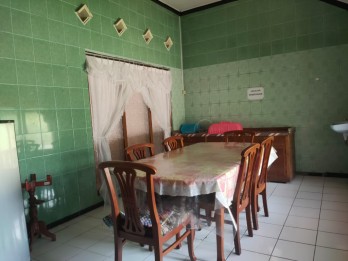 Villa dengan tanah luas bisa dibangun kamar lagi di Sidomulyo Batu