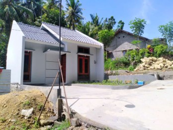 rumah siap huni di pengasih kulon progo dekat Kampus UNY Wates